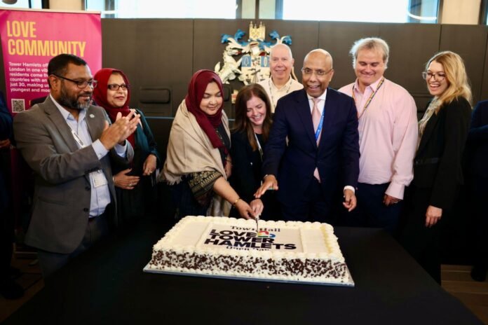 টাওয়ার হ্যামলেটসের ঐতিহাসিক টাউন হল উদ্বোধন