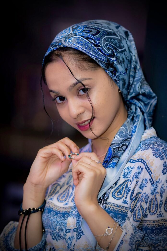 ঢাকার শোবিজে আগ্রহী বৃটিশ বাংলাদেশী সামিয়া বেগম